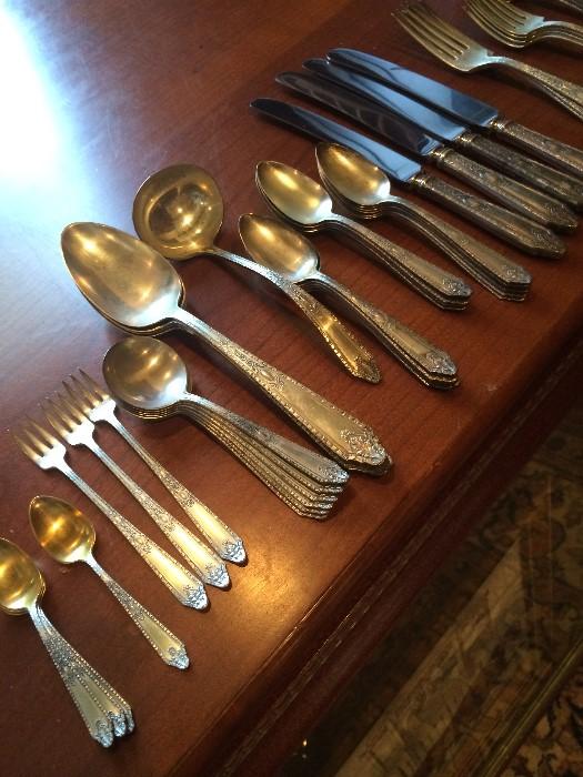 A total of 106 pieces of sterling "Cinderella" dinner ware