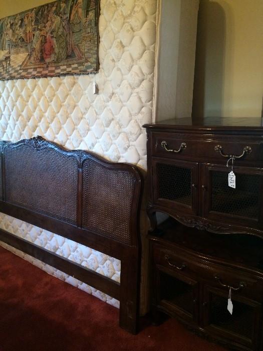 Henredon king bed & matching nightstand; tapestry