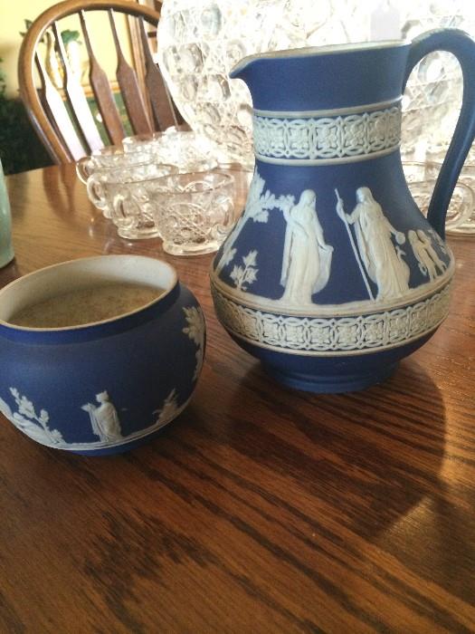            Wedgwood Jasperware bowl & pitcher