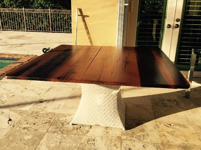Artifacto square wood top w/woven base