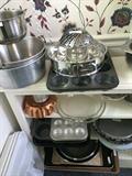                     Cookware & baking pans