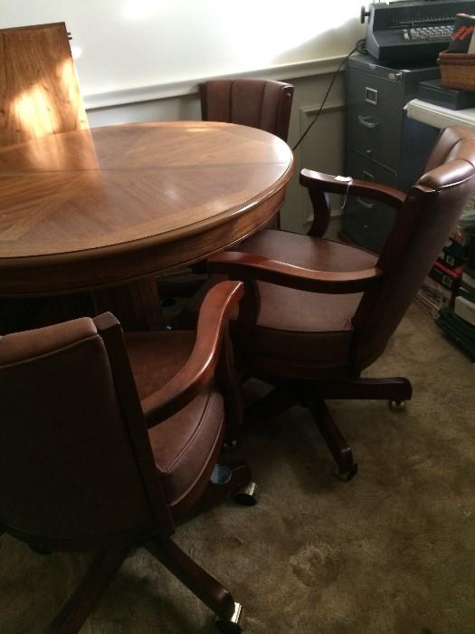 Round game table & 4 chairs