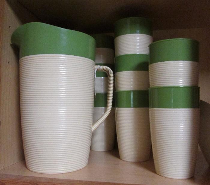 Thermo "Raffia" insulated pitcher & 8 tumblers
