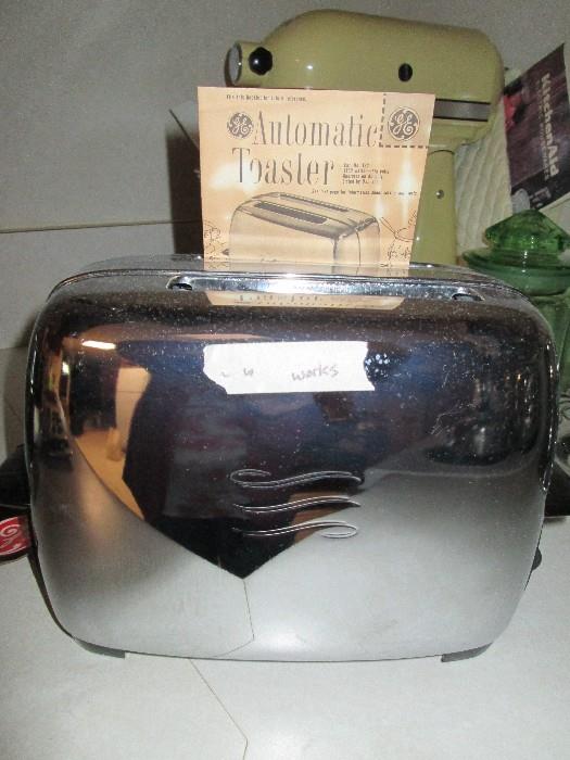 New / Old vintage General Electric Toaster (never use)