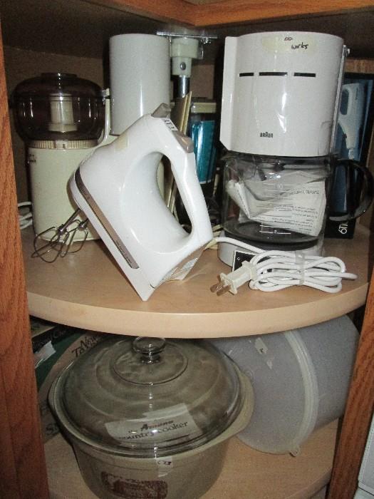 Small appliances (clean, well-kept)
