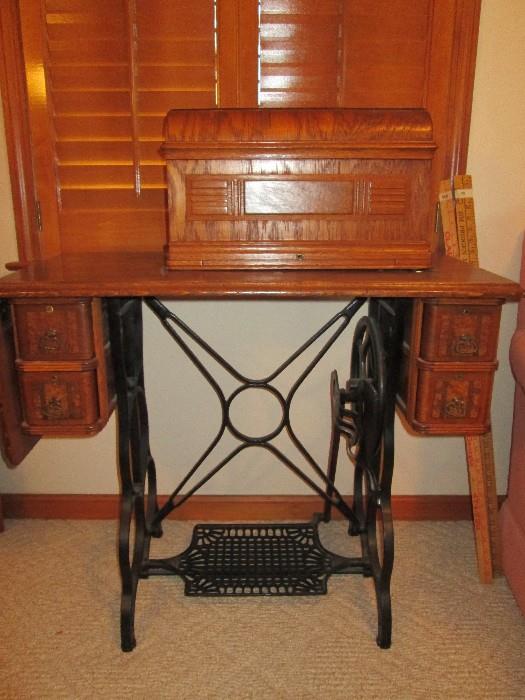 Antique treadle sewing Davis machine 
