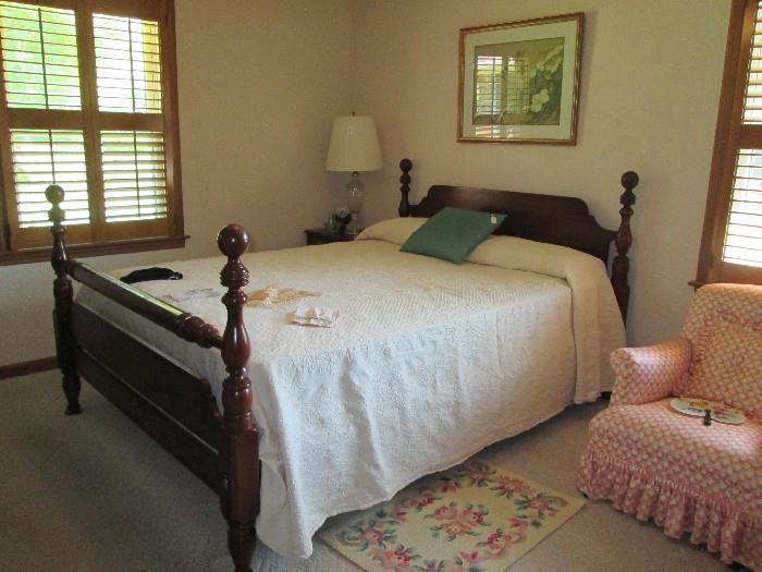 Queen Henkel-Harris Bed (Part of Queen bedroom suite)