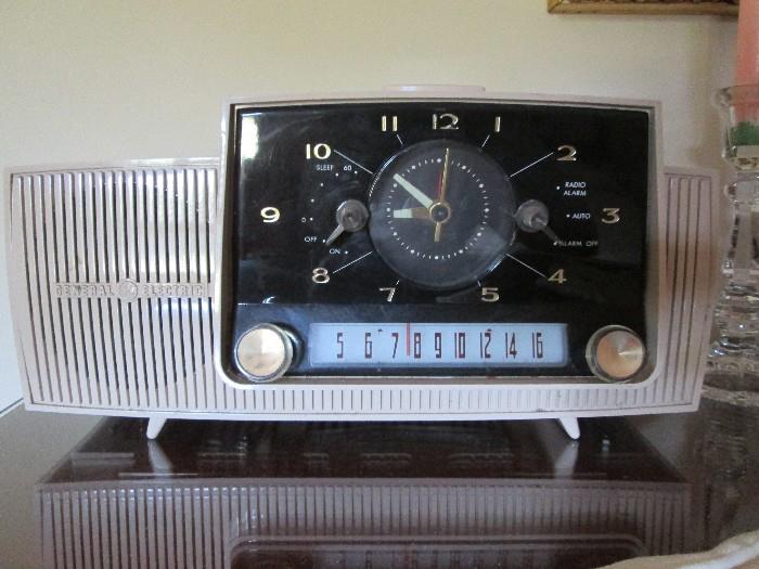 Vintage GE radio