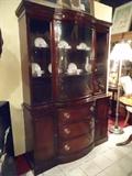 DREXEL MAHOGANY CHINA CABINET