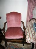 Beautiful Parlor Chair w/Wheels