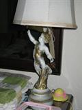 DRESSER LAMP