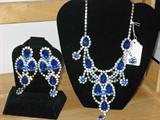 NECKLASS & EARRINGS BY DOMINQUE