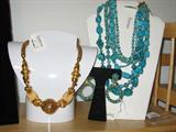 NECKLESS & EARRINGS BY BARRERA