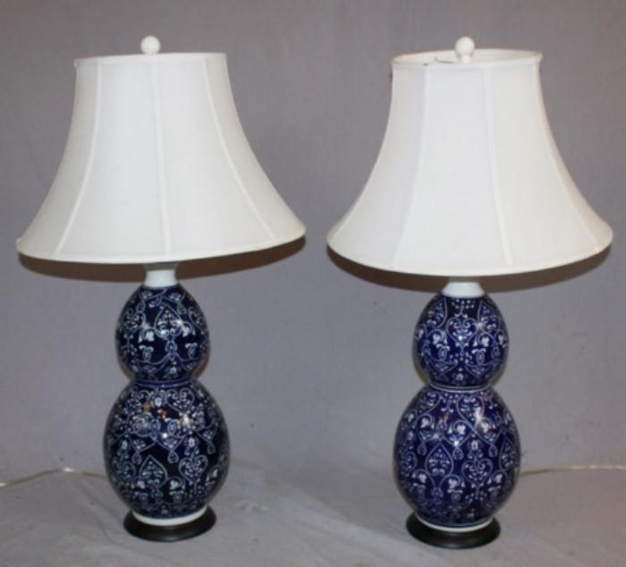 Pair of Thomasville blue and white ceramic lamps