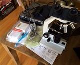 Microscope