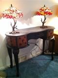 TUFFED VANITY TABLE