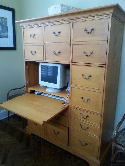 Computer cabinet, Open