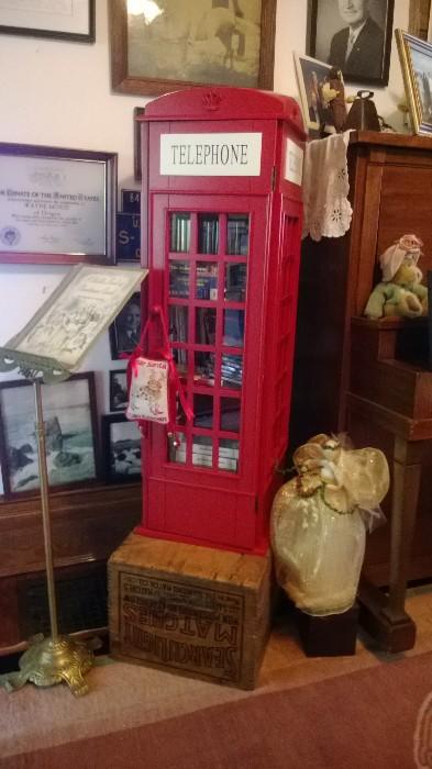 Chest high replica British telephone box