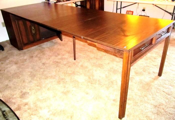 Vintage Saginaw Telescoping / Convertible Banquet /   Buffet Sideboard Table  ... Expand -O -Matic, mfg. by Saginaw Furniture Co.; rich finish,  low profile in stowed position... expands to banquet sized table capable of seating your family... and then some         ( capable of  seating up to 12).