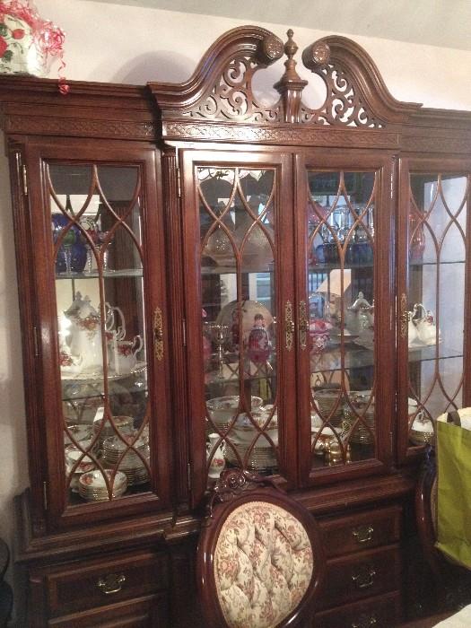 We can see more of the beautiful china cabinet now!