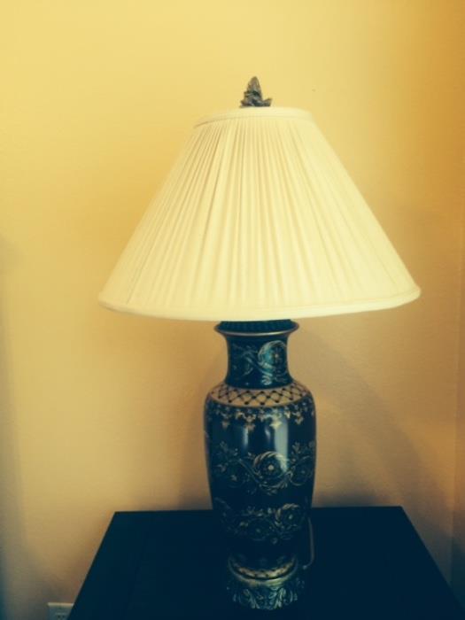 BEAUTIFUL LAMP WITH FRENCH FLAME FINIAL 
