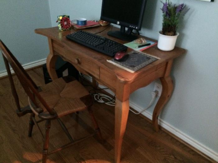great desk! 2 others are being offered.