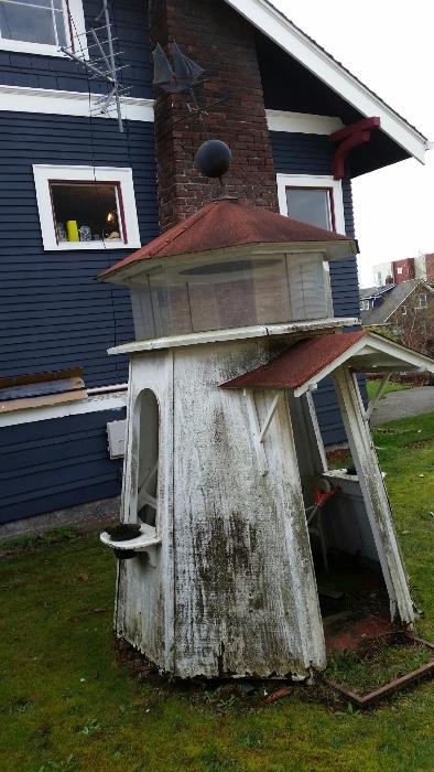 light house (small) with weathervane on top