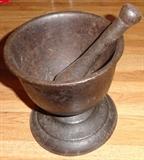 Mortar & Pestle, Cast Iron, Primitives