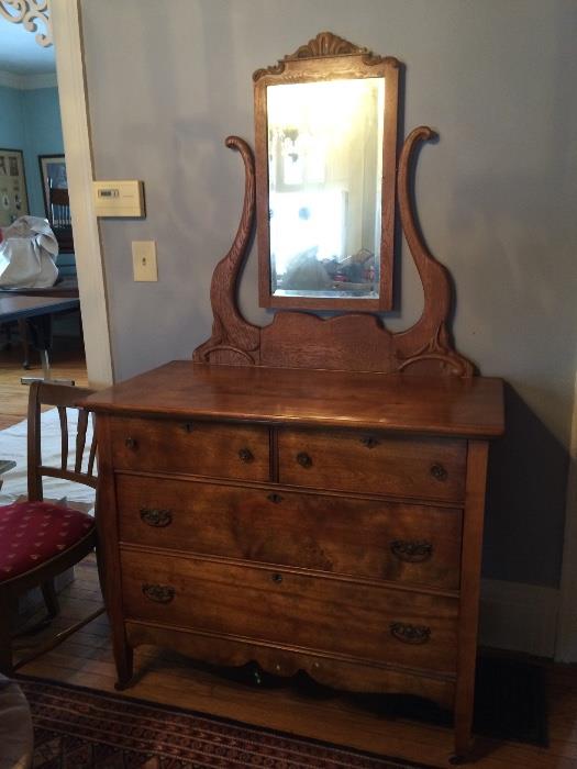 Vintage oak dresser w/mirror