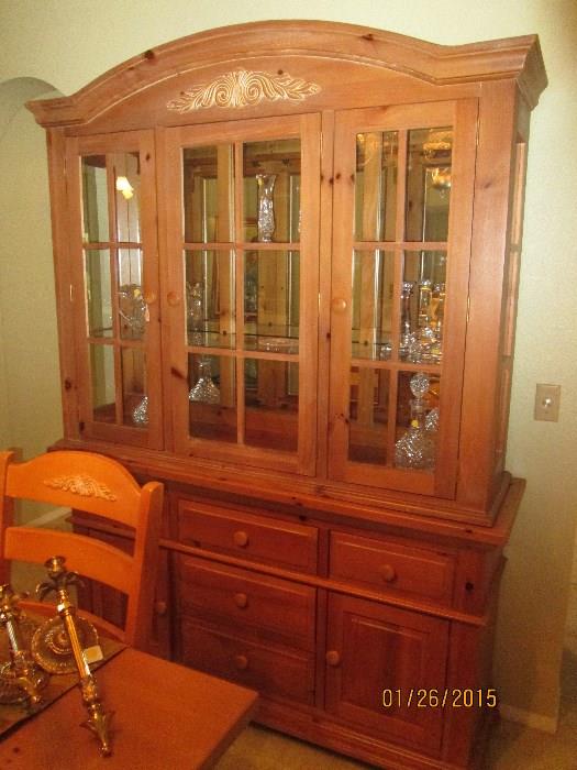 Matching hutch and dining room table with 6 chairs, 1 leaf.  Beautiful golden color!