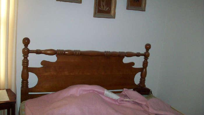 Queen bed - have 2