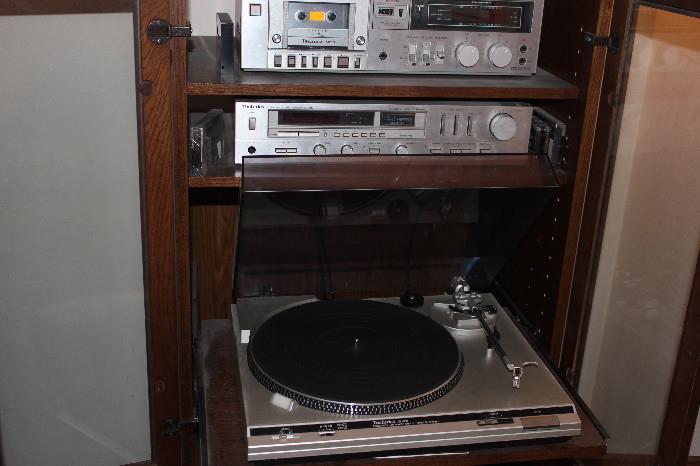 Belt drive turntable stereo and wood cabinet