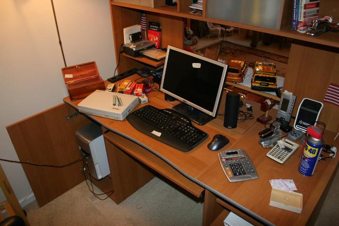 computer, office desk & hutch