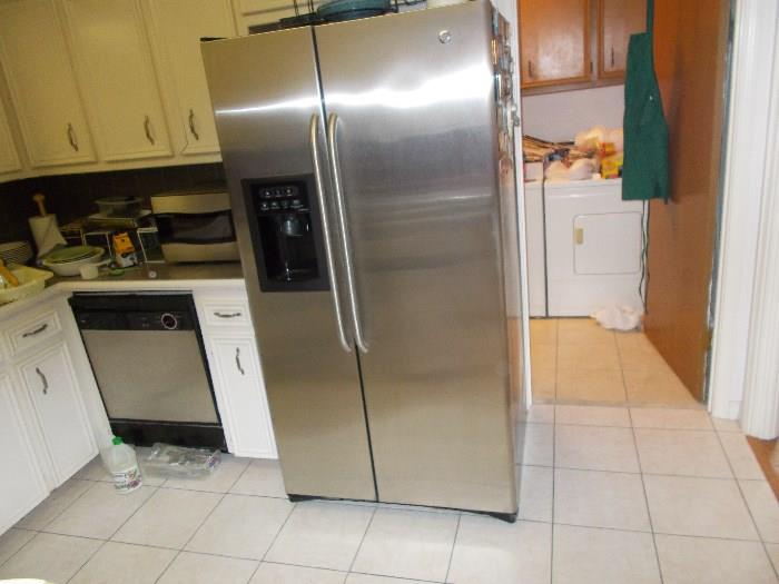 General Electric Side by Side Refrigerator - Stainless Steel Front 