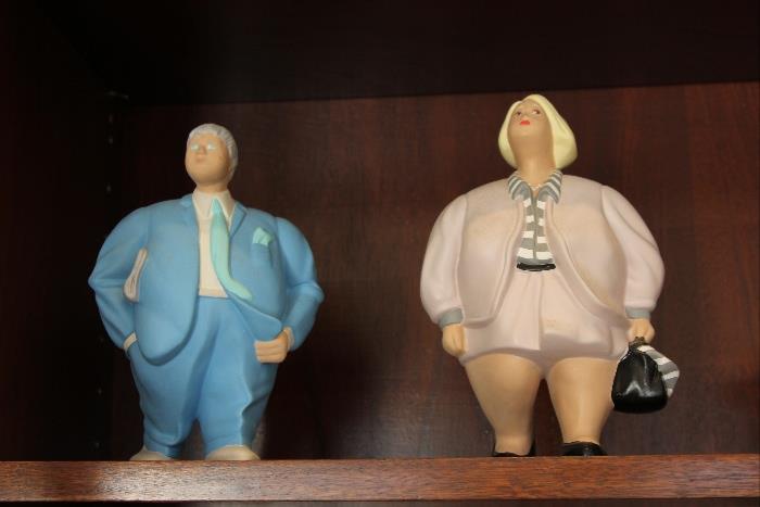 Ceramic figures Hillary and Bill Clinton?