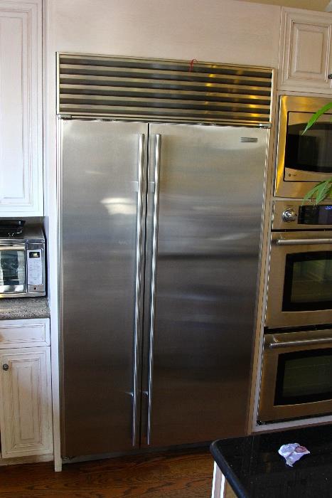 Sub Zero Refrigerator and appliances