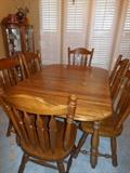 Oak dining table & 6 chairs