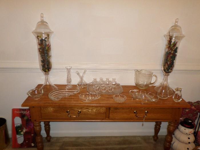 Oak Side Table,Glassware