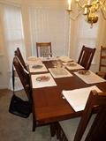 Dining Room Table & 6 Chairs