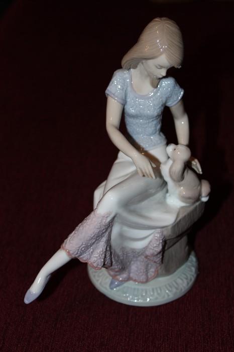 Lladro, "Picture Perfect" with parasol NIB.