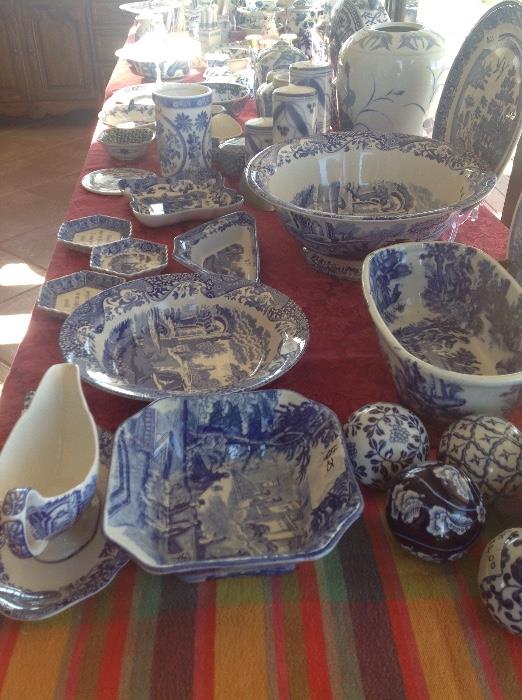 Blue Room Collection Spode, Blue Danube, Johnson Bros, blue and white Chinese porcelain, Fitz and Floyd, Staffordshire, Blue Onion