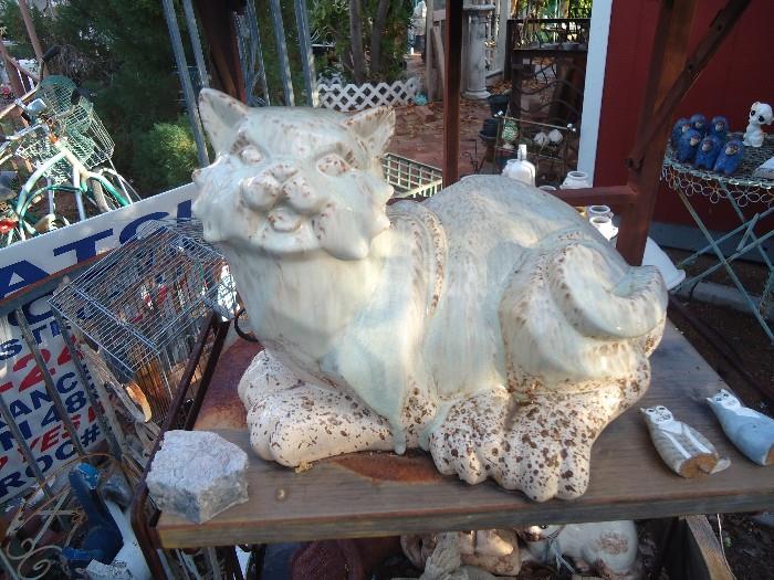 This kitty is Perrrrfect for the garden