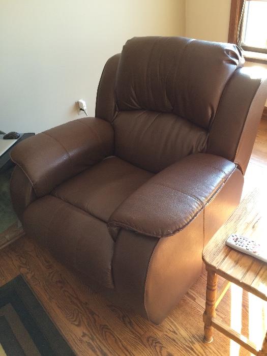 Beautiful "Pellissima" brown reclining leather blend chair 