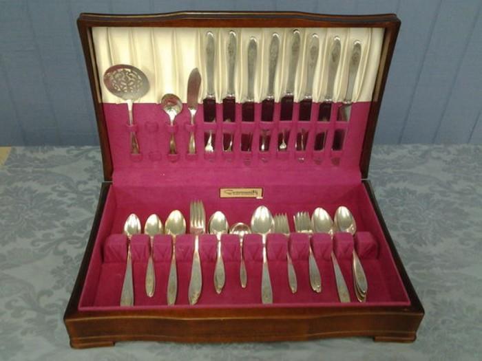 Community silver plate service for 8 flat ware