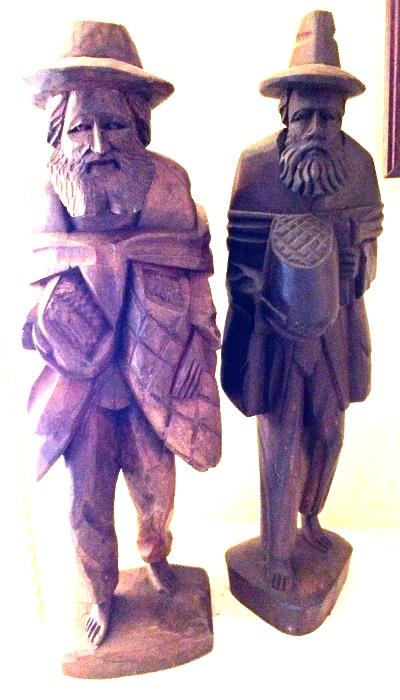 Wood figurines
