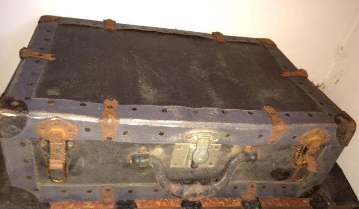 Vintage luggage piece