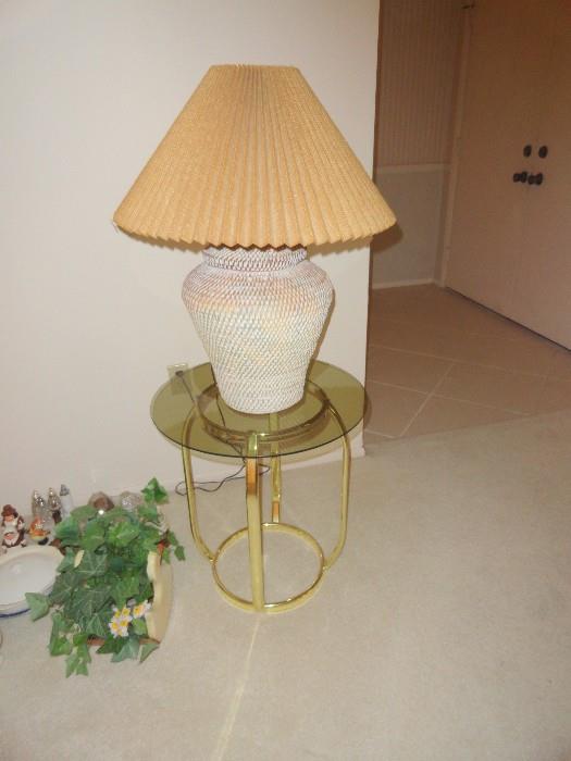 GORGEOUS TABLE AND LAMP