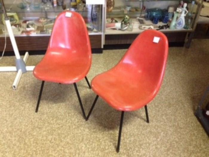 Fiberglass Chairs Earnes Style