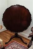 Fine Burled Mahogany Pie Crust Tilt Top Table