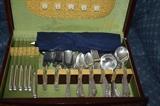 FLATWARE SET